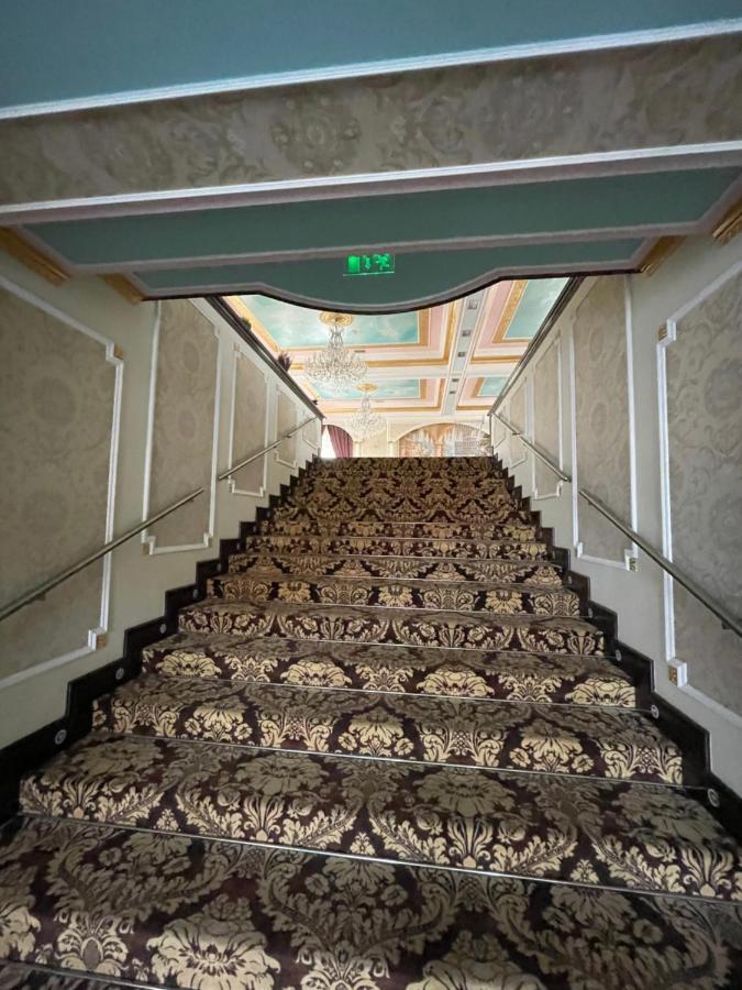 Hotel Parc Tecuci Екстериор снимка