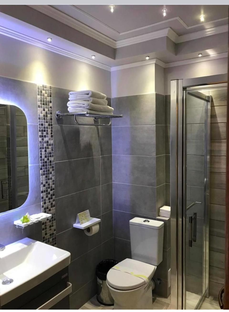 Hotel Parc Tecuci Екстериор снимка