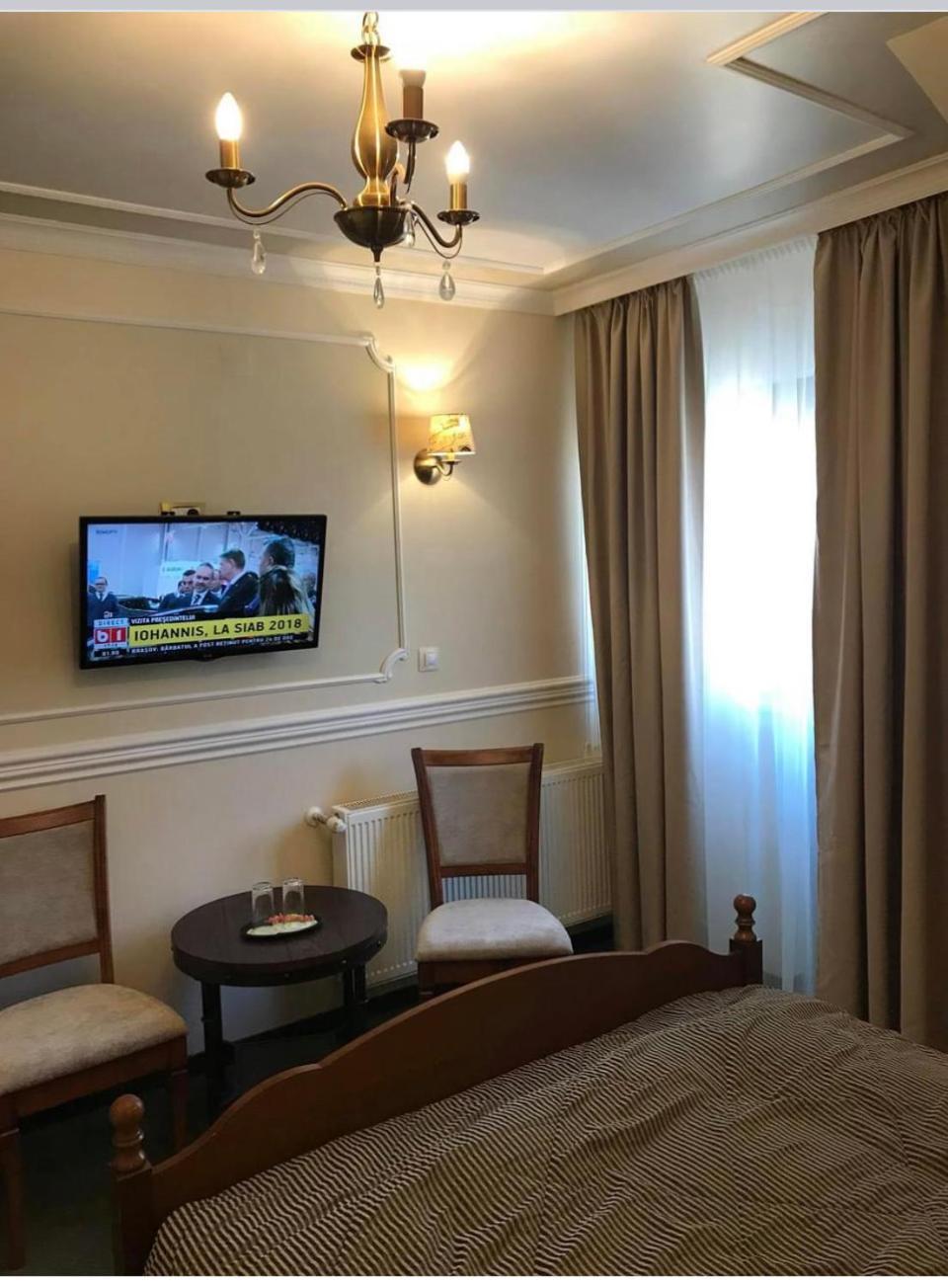 Hotel Parc Tecuci Екстериор снимка