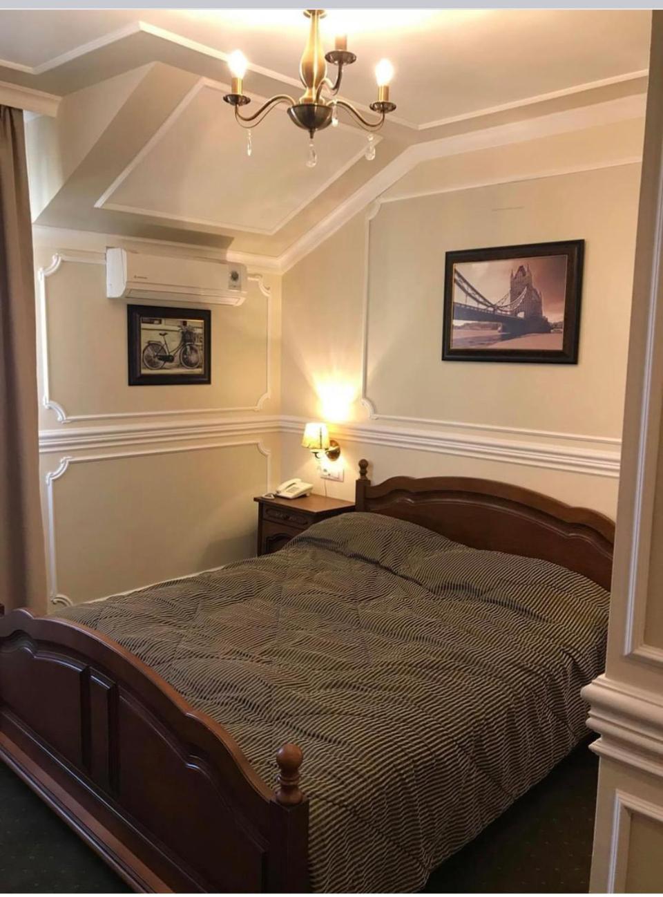 Hotel Parc Tecuci Екстериор снимка