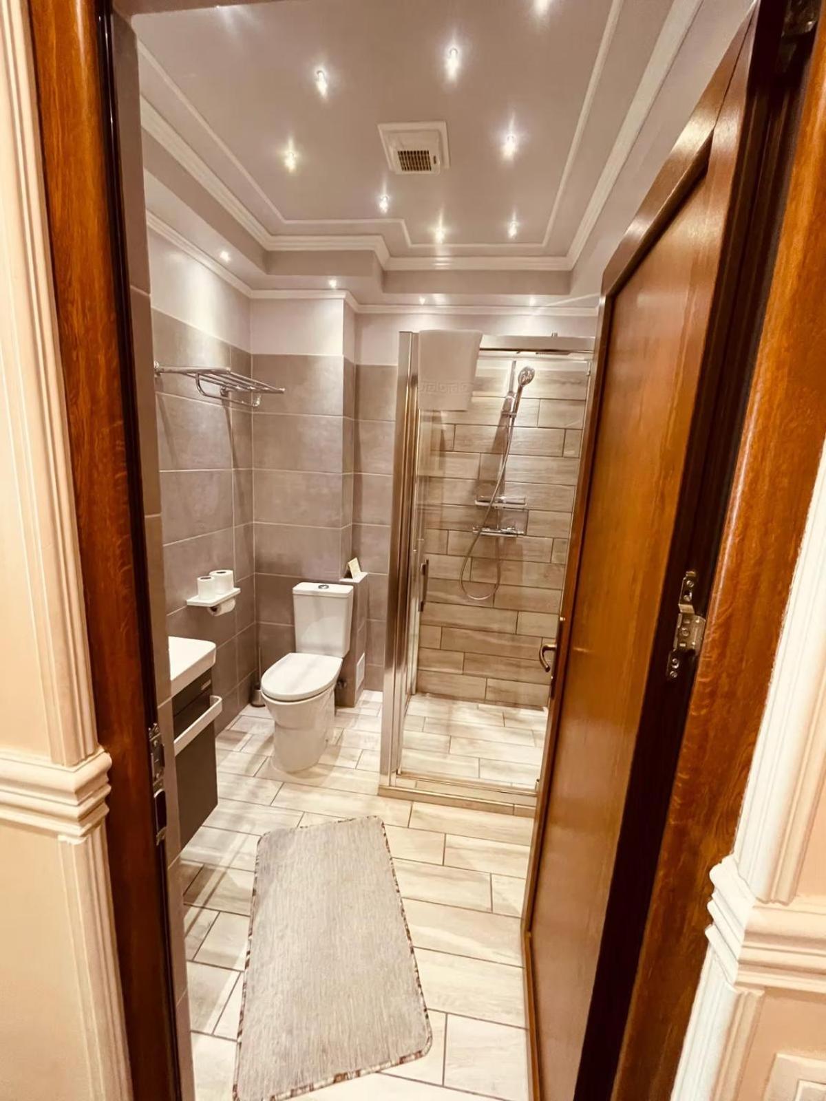 Hotel Parc Tecuci Екстериор снимка