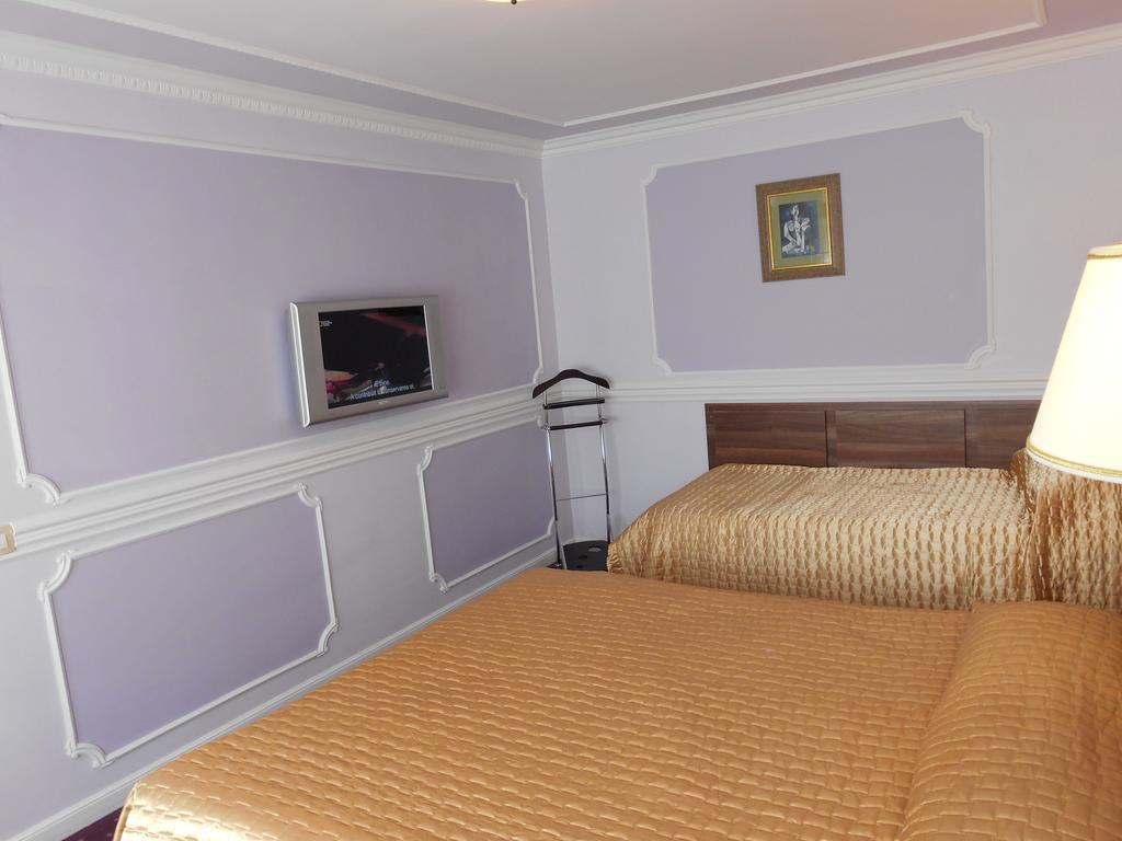 Hotel Parc Tecuci Екстериор снимка