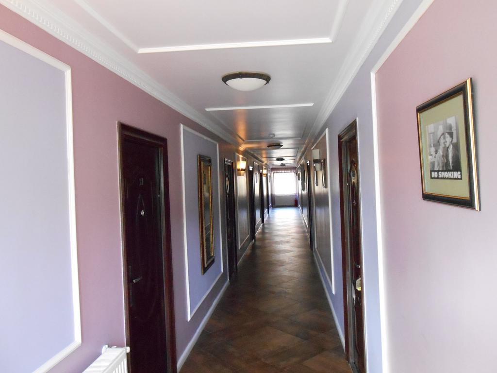 Hotel Parc Tecuci Екстериор снимка