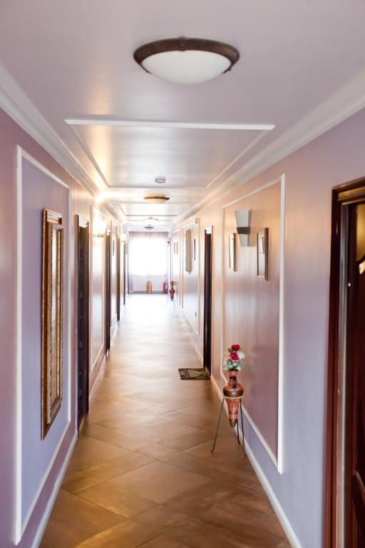 Hotel Parc Tecuci Екстериор снимка