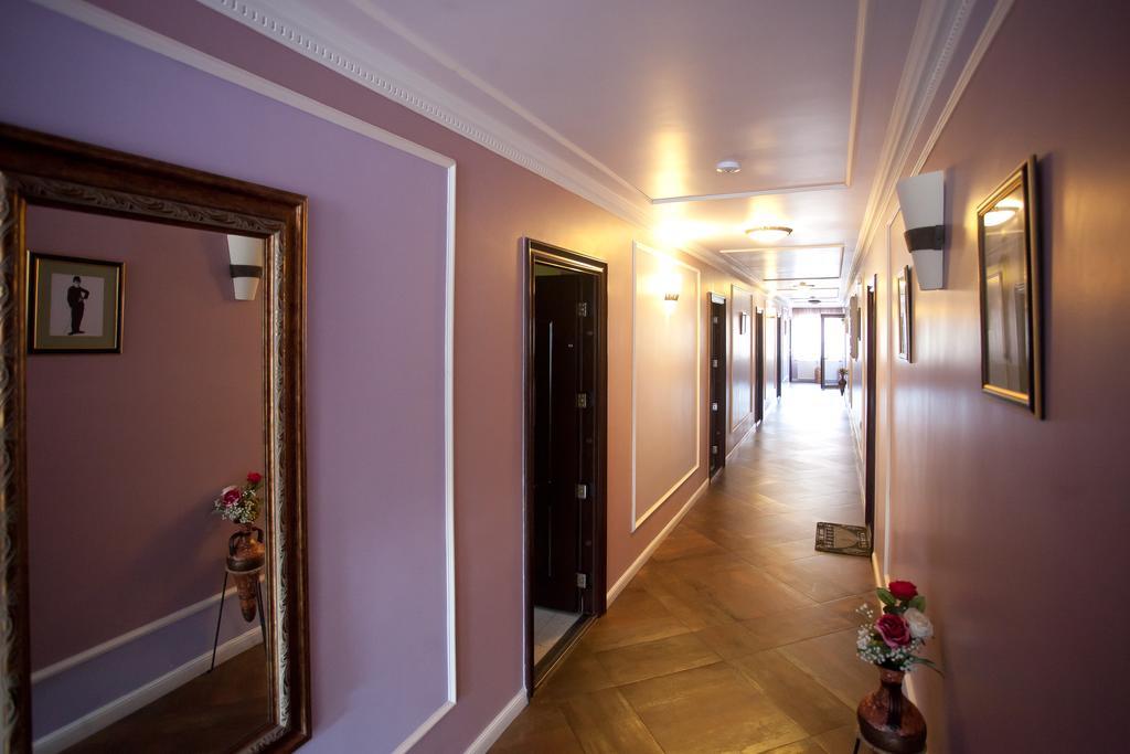Hotel Parc Tecuci Екстериор снимка
