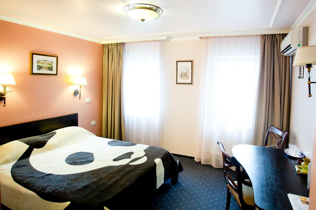 Hotel Parc Tecuci Екстериор снимка