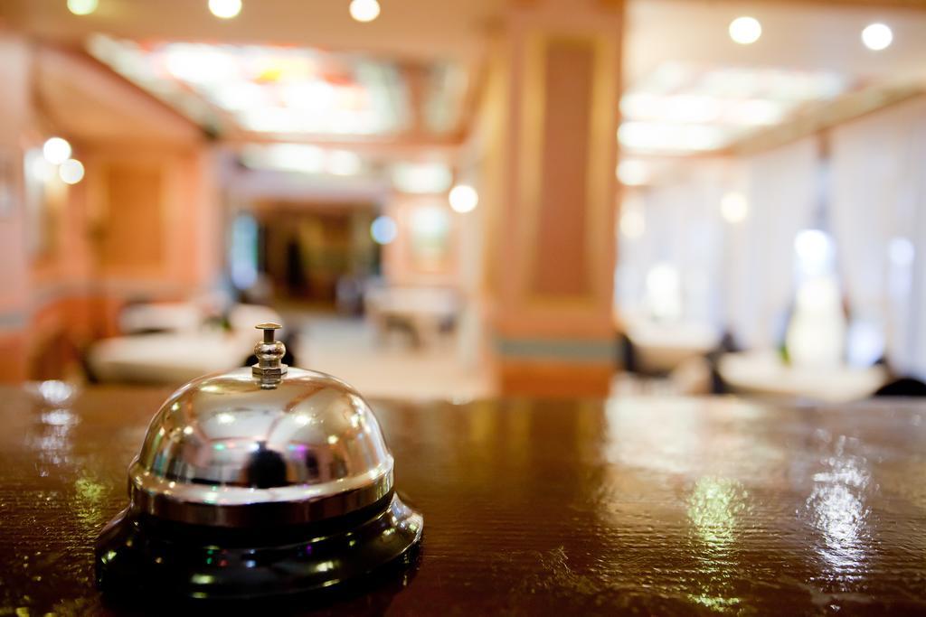 Hotel Parc Tecuci Екстериор снимка